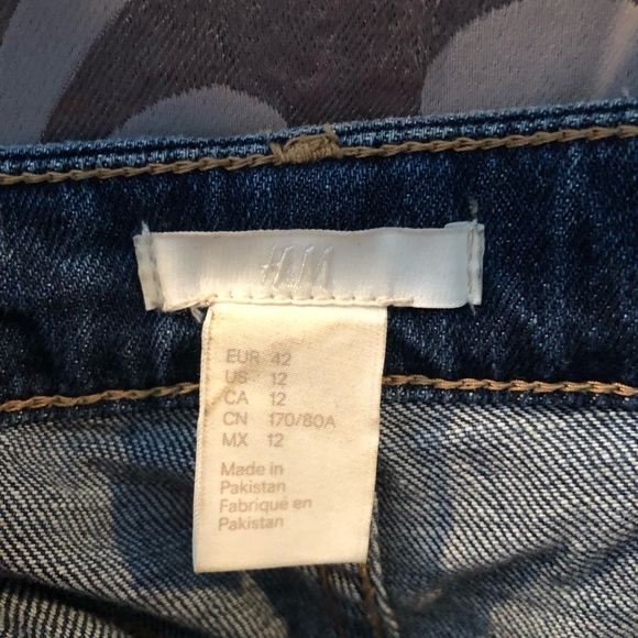 Shorts - Picture 3 of 3